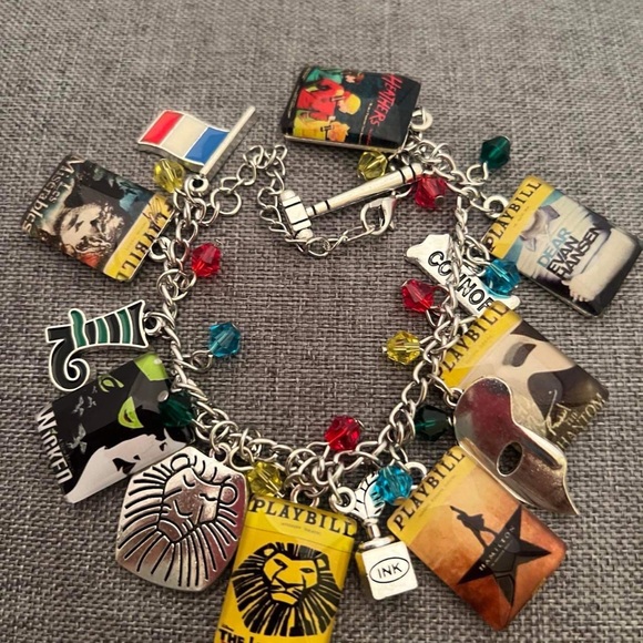 Anime Bracelet Dangling Bracelet New Jewelry - Picture 3 of 3